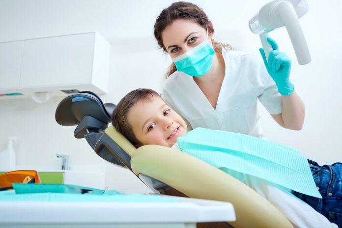 wizyta dziecka u stomatologa